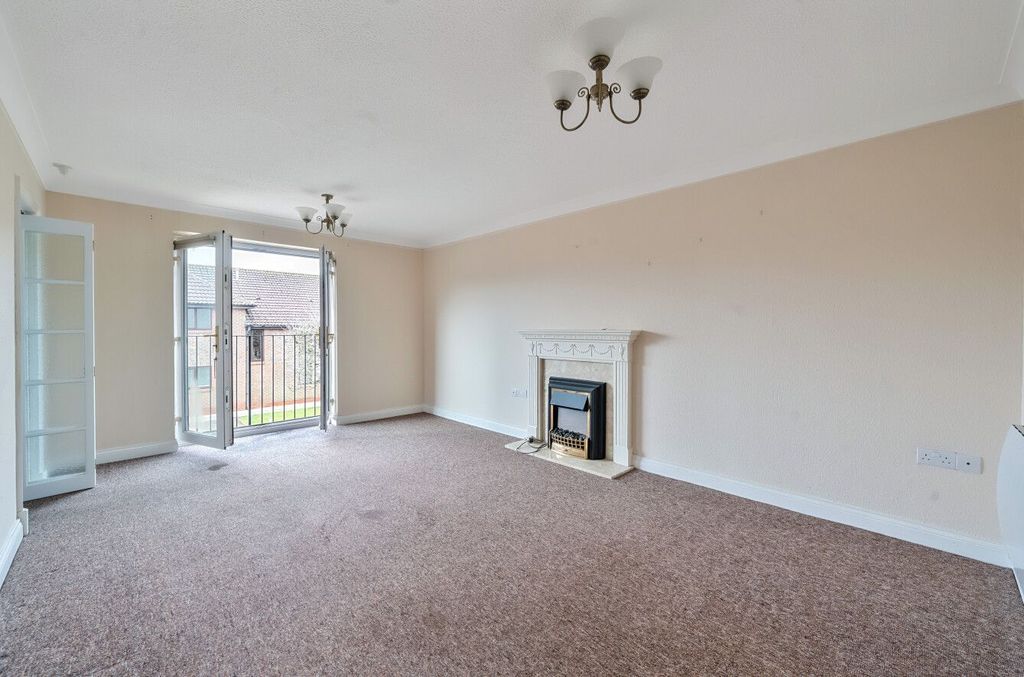Property photo 3 of 12