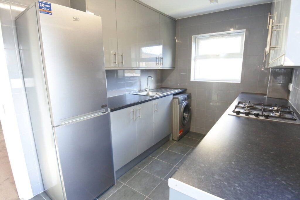 Property photo 2 of 14 Photo 6