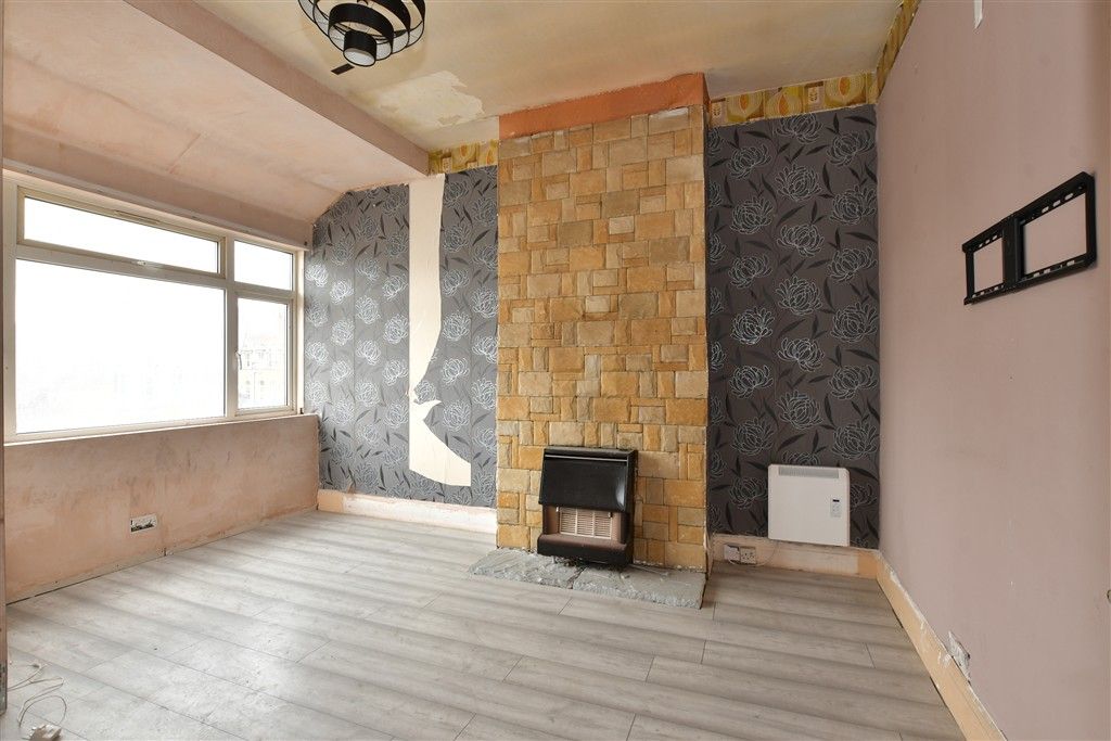 Property photo 2 of 7 Bedroom 1