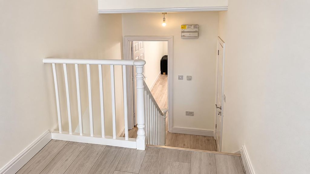 Property photo 3 of 7 Hallway.Png