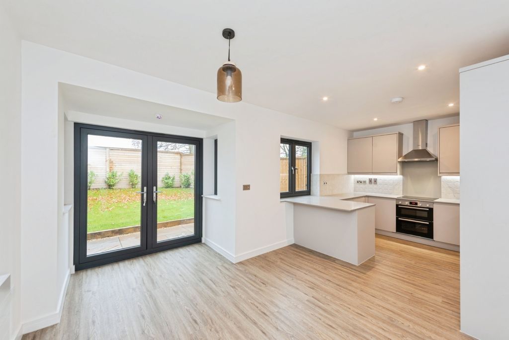 Property photo 2 of 18 Picture No. 05