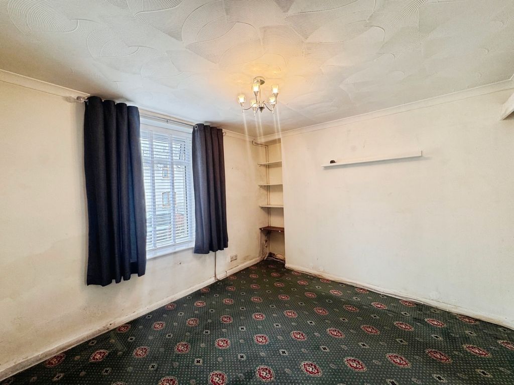 Property photo 2 of 23 5109522