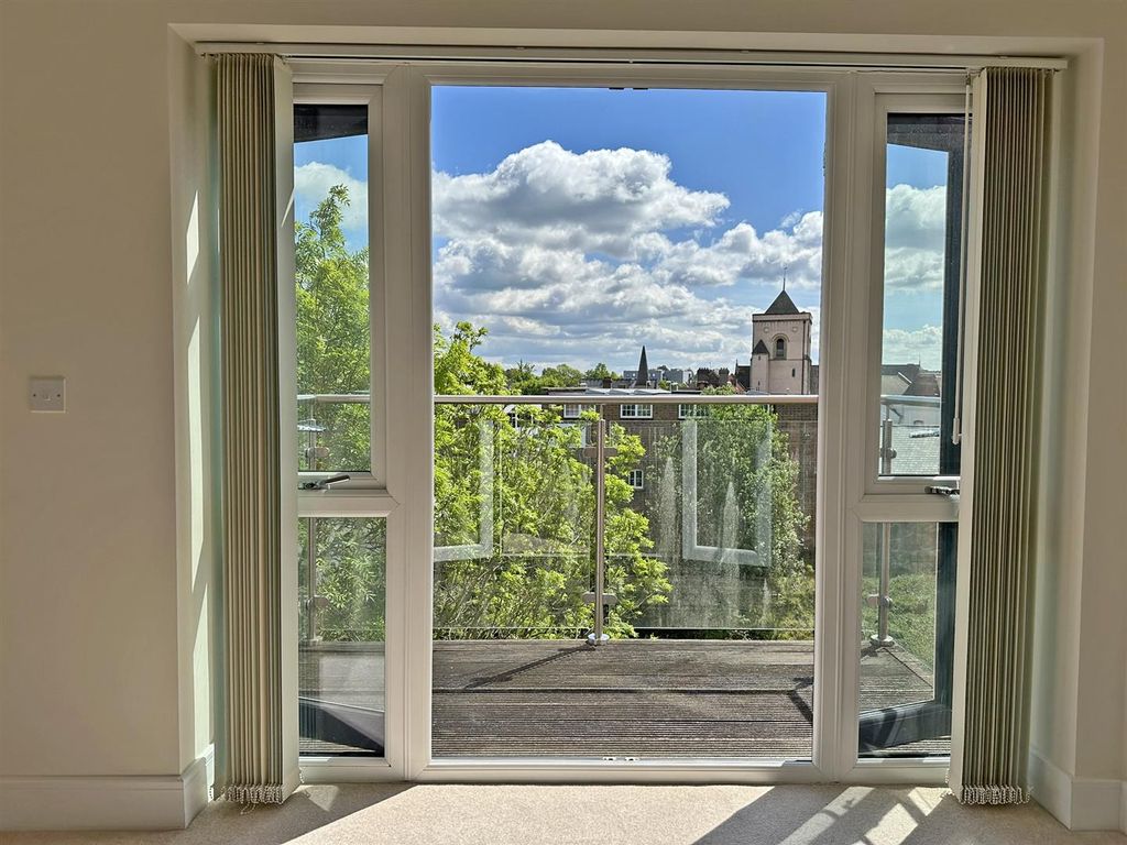 Additional image 10 of 2 bed flat for saleLondon Road, East Grinstead RH19