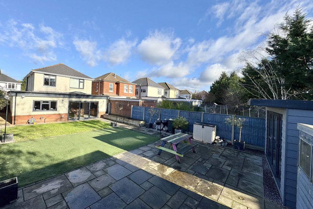 Property photo 3 of 25