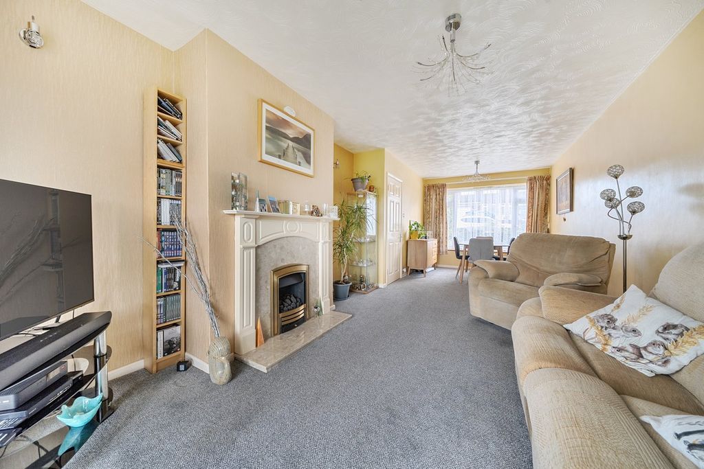 Property photo 3 of 18