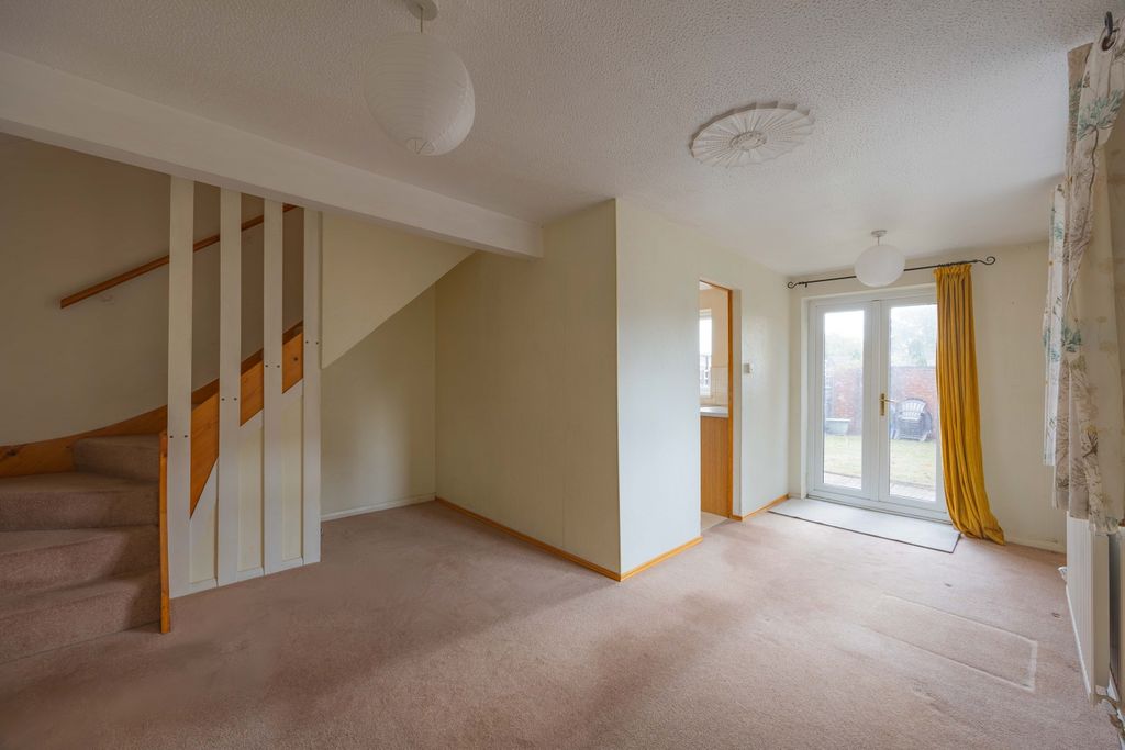 Property photo 2 of 11 Ewemove Taunton Darwin Close (12)