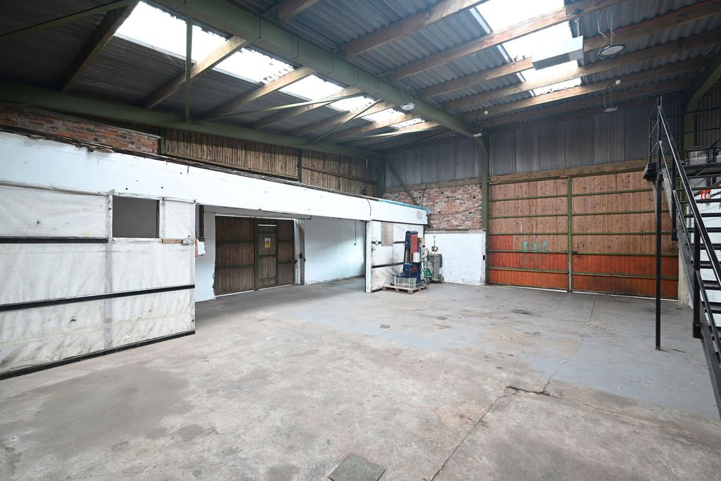 Property photo 2 of 11