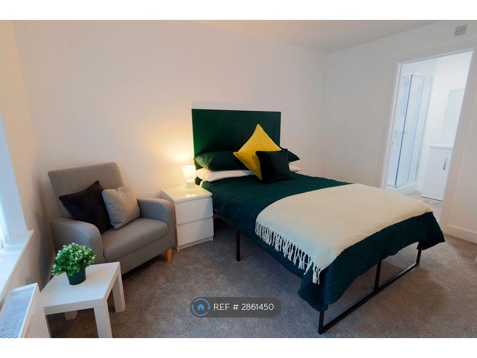 Property photo 3 of 10 Bedroom