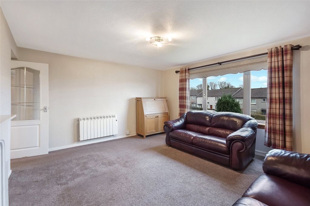 Property photo 3 of 15 Living/Diner