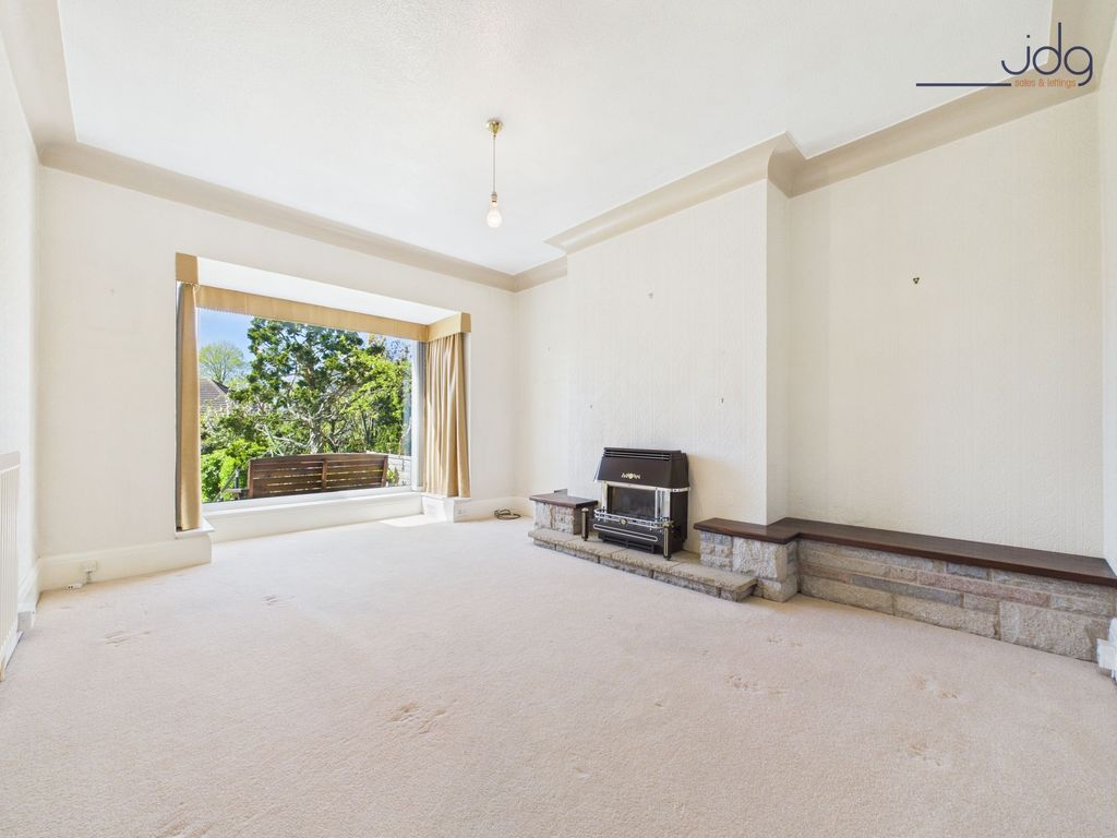 Property photo 3 of 26 Dining Room / Lounge