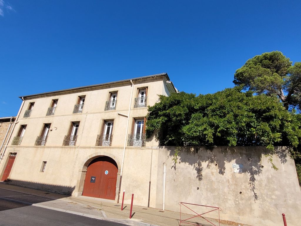 Property photo 2 of 28