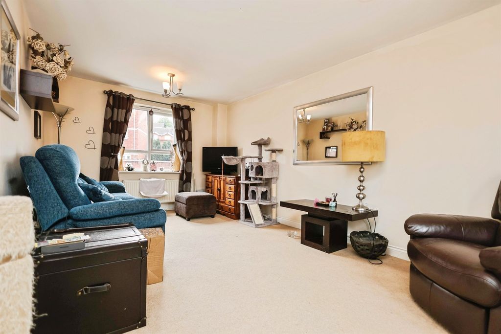 Property photo 2 of 16