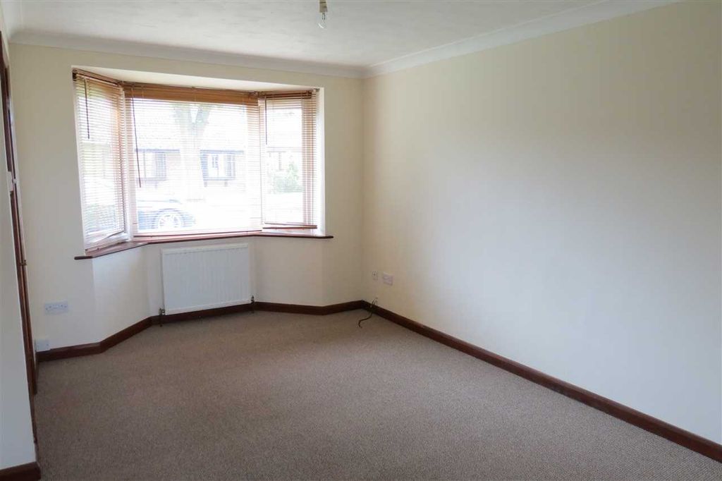 Property photo 2 of 7 Lounge: