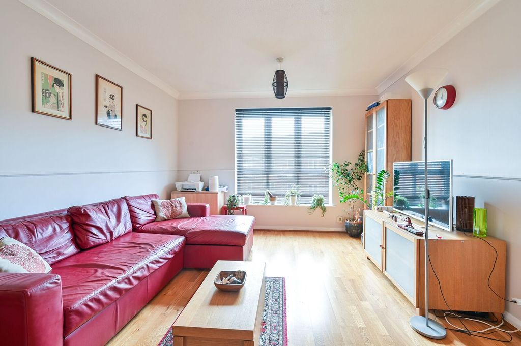Property photo 3 of 11