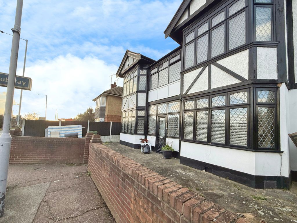 Property photo 1 of 17 68Db8E6A-Img_4388