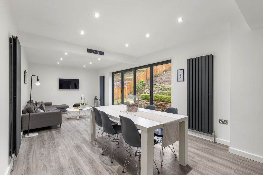 Property photo 3 of 38 Picture No. 13