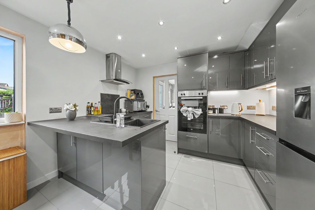 Property photo 3 of 26 Kitchen Diner