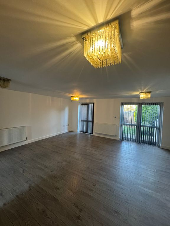 Property photo 2 of 23