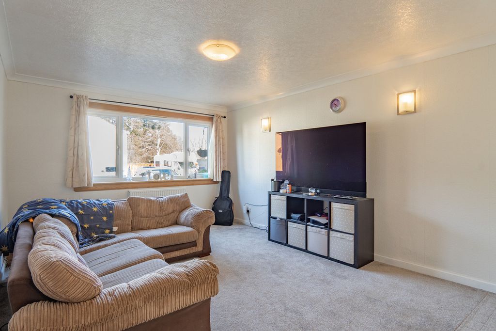 Property photo 2 of 26