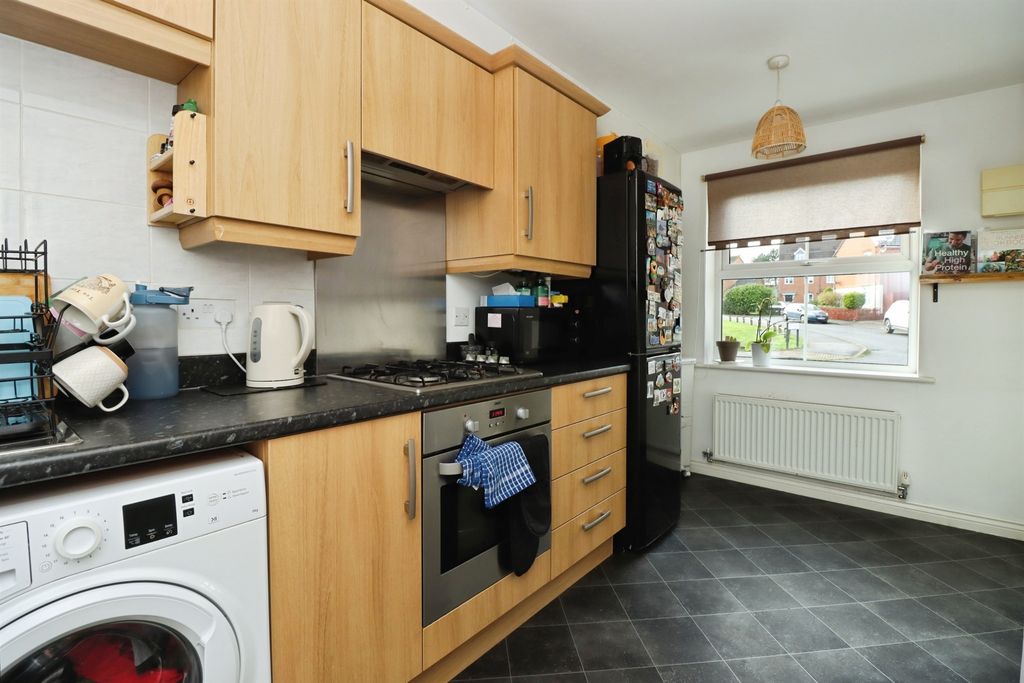 Property photo 2 of 16