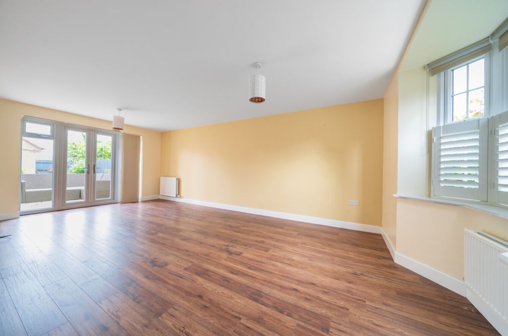 Property photo 2 of 28 6-681c2Bd6F171B-1287376-Arw-6c