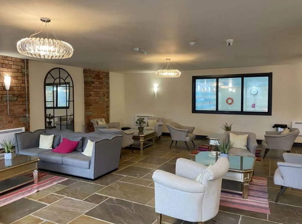 Property photo 3 of 16