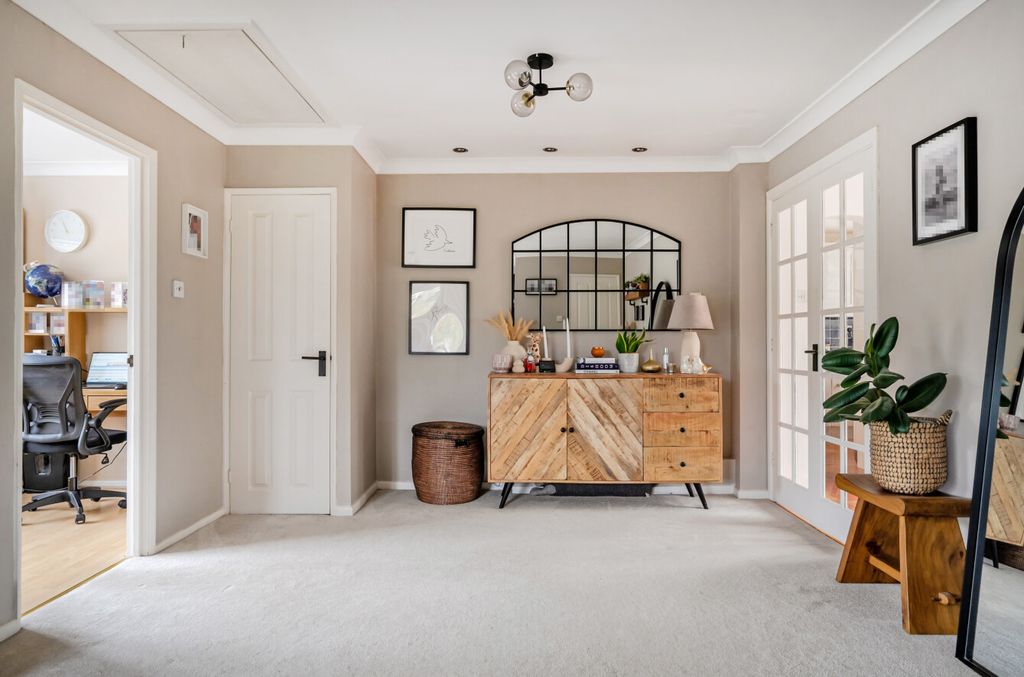 Property photo 3 of 14 1424033-25-69Aec0...