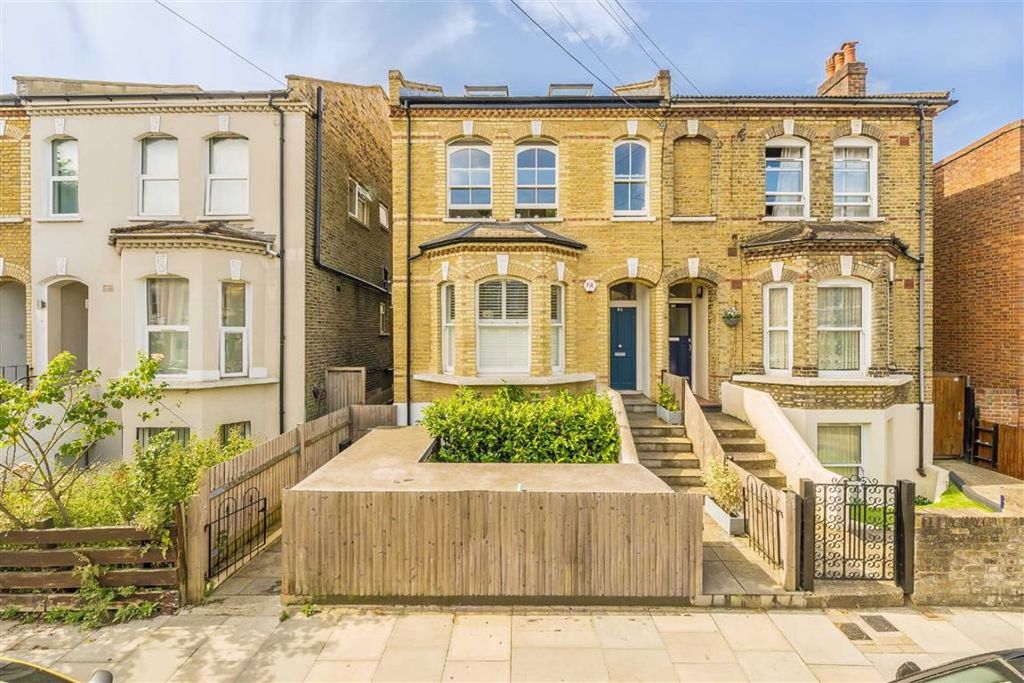 Property photo 1 of 8