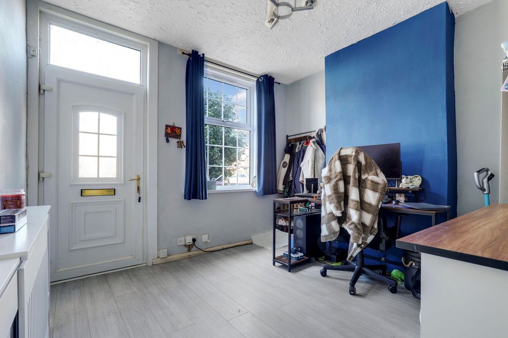 Property photo 2 of 13