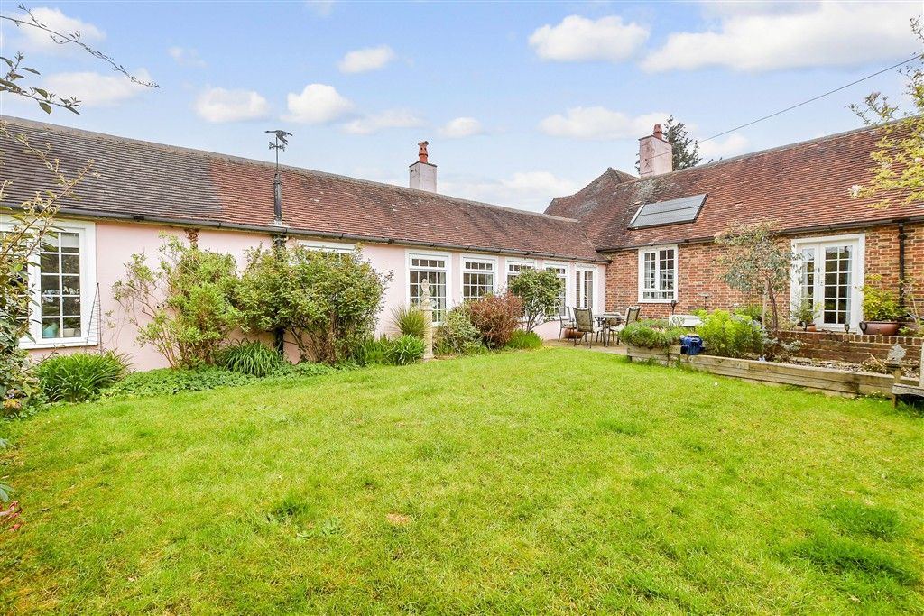 Property photo 1 of 19 Front Garden