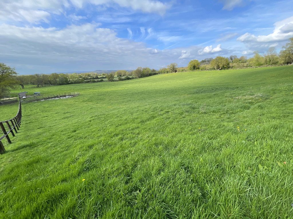 Property photo 1 of 4