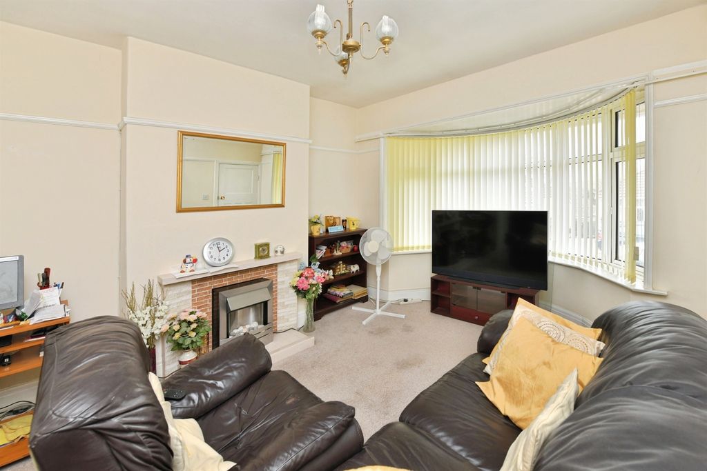 Property photo 2 of 20