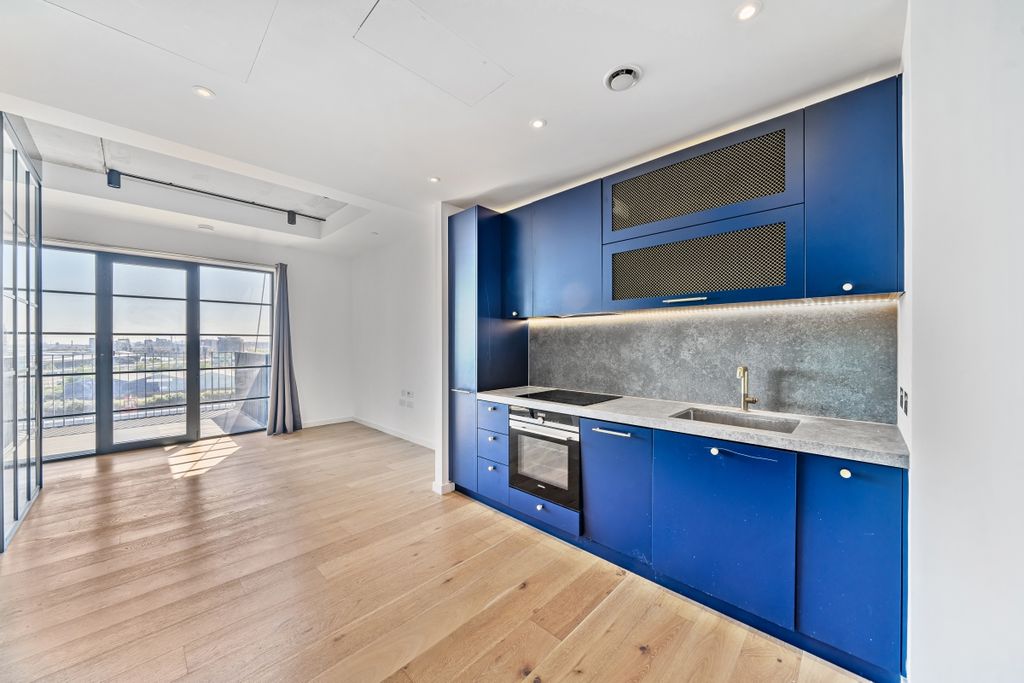 Property photo 2 of 21 13-681F2F8E08978-...
