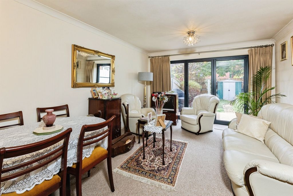 Property photo 3 of 17