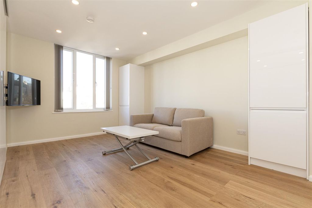 Property photo 1 of 9 Property Photo