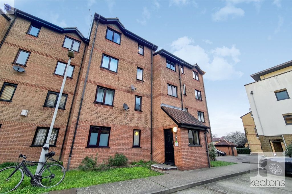 Property photo 1 of 6 External