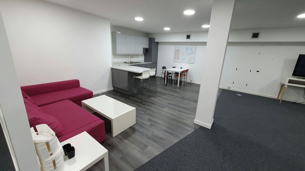 Property photo 3 of 6 City Gate - Internal Photo