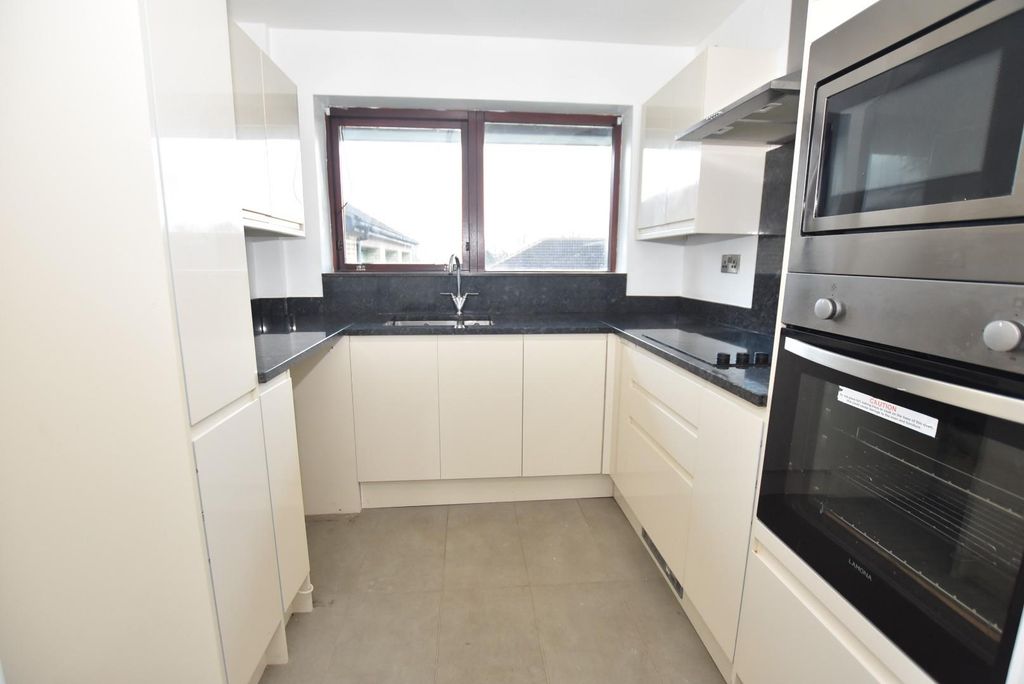 Property photo 3 of 11 Kitchen.Jpg