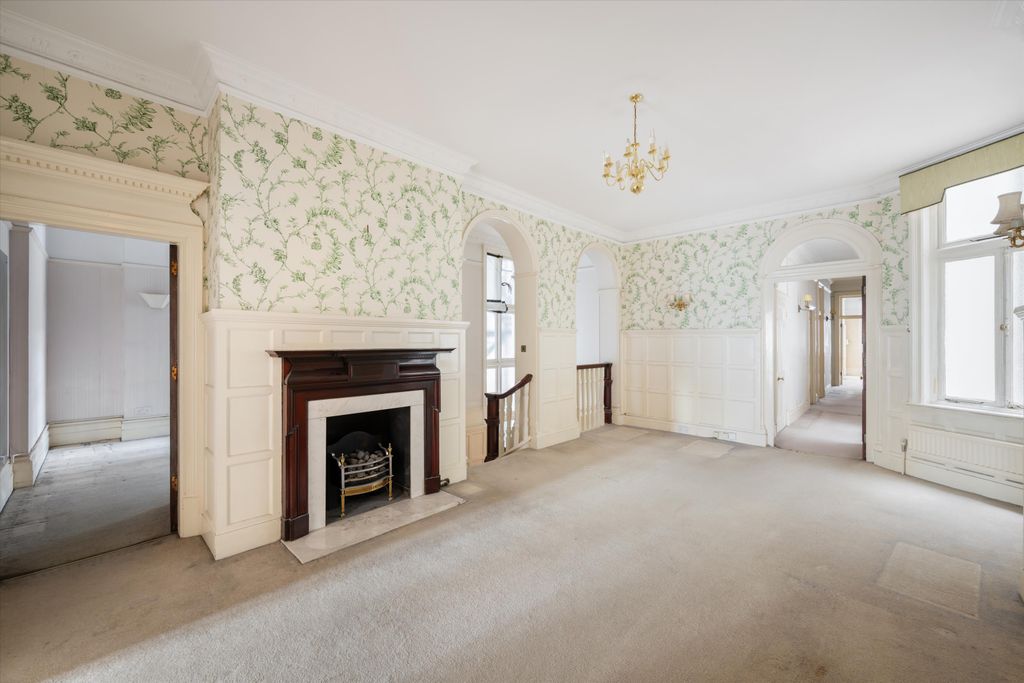 Property photo 3 of 17 Image