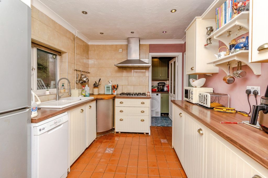 Property photo 3 of 15