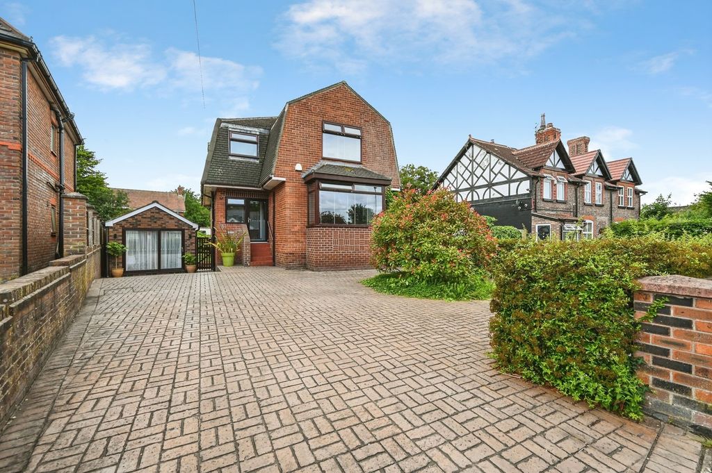 Property photo 1 of 20