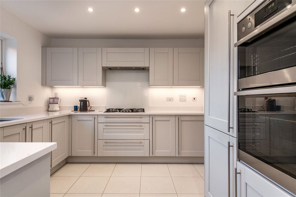 Property photo 3 of 38 Picture 3