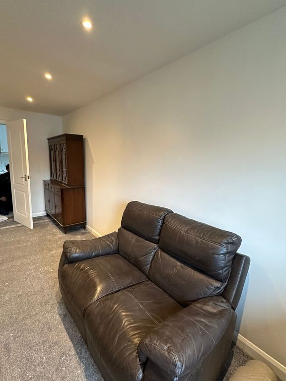 Property photo 3 of 9 Photo 5