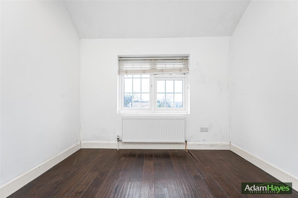 Property photo 3 of 17 6_69312_Watermarked.Jpg