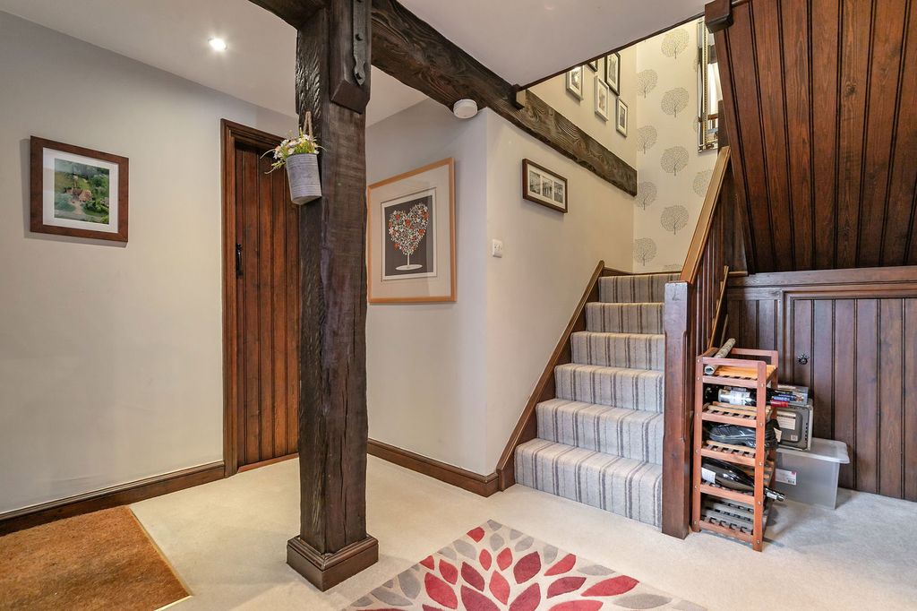 Property photo 2 of 40