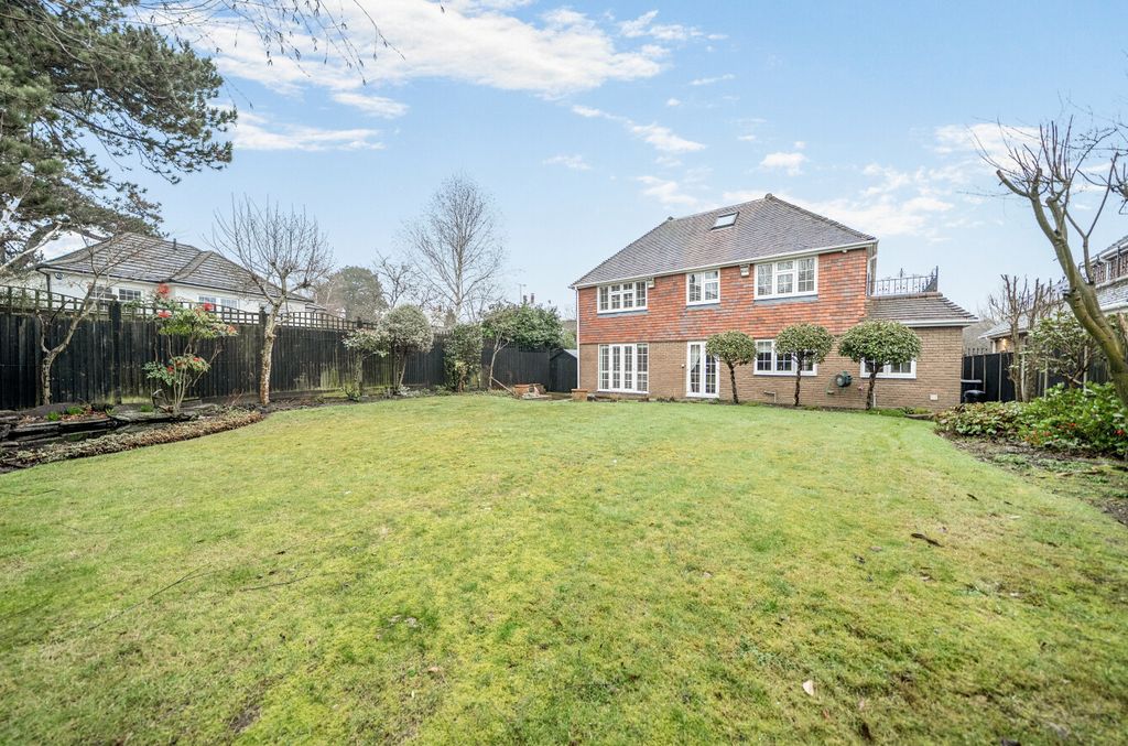 Property photo 2 of 33 1409844-5-6984d70...