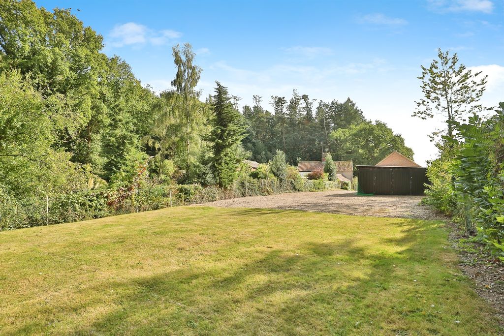 Property photo 2 of 24
