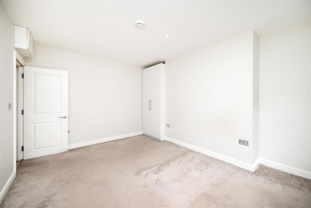 Property photo 3 of 9 P05.Jpg