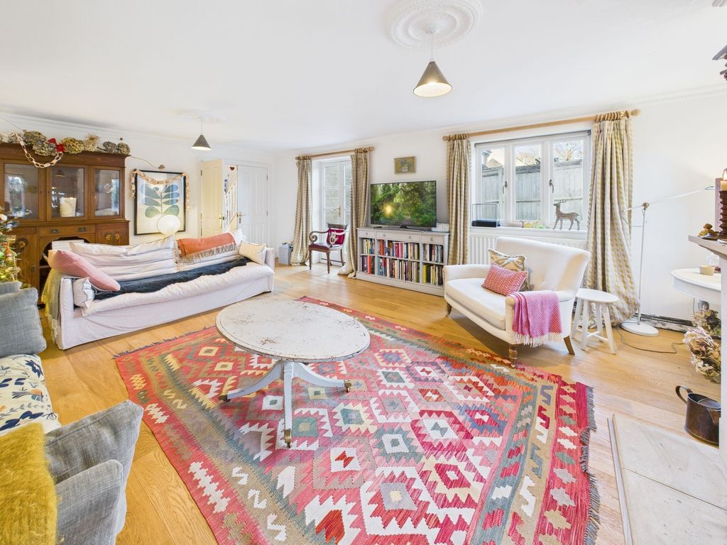 Property photo 2 of 23