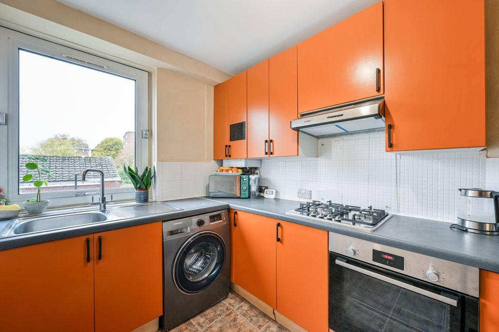 Property photo 2 of 10